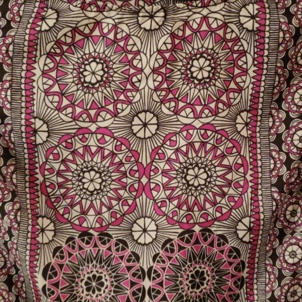 Limited Sleeveless Top - Picture 2 of 7